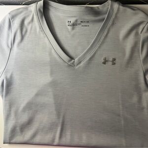 Under armour women’s tee size S